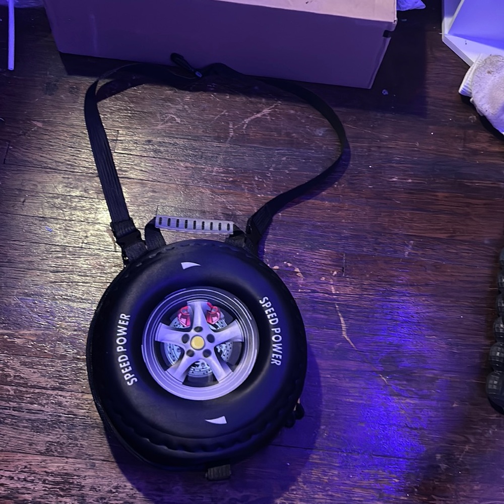 TIRE PURSE